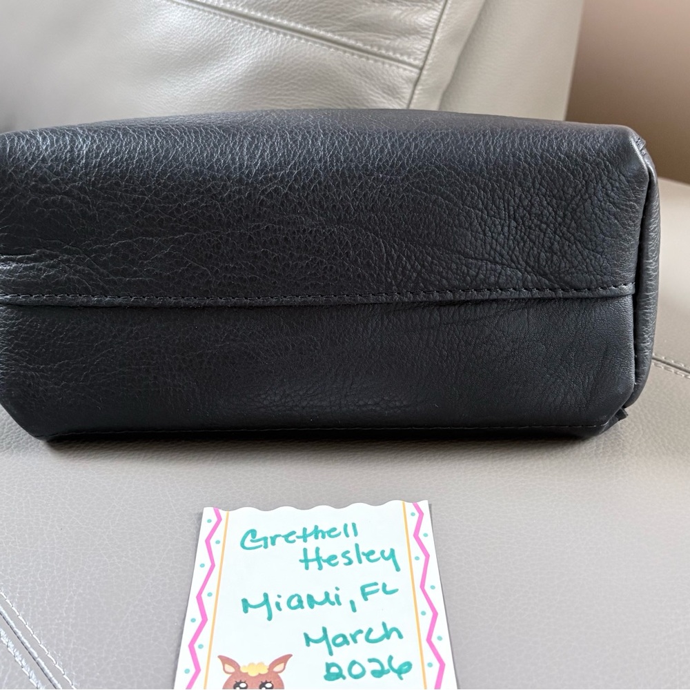 Portland Leather Goods Triangle Shoulder Bag in Pebbled Black! - Picture 6 of 10